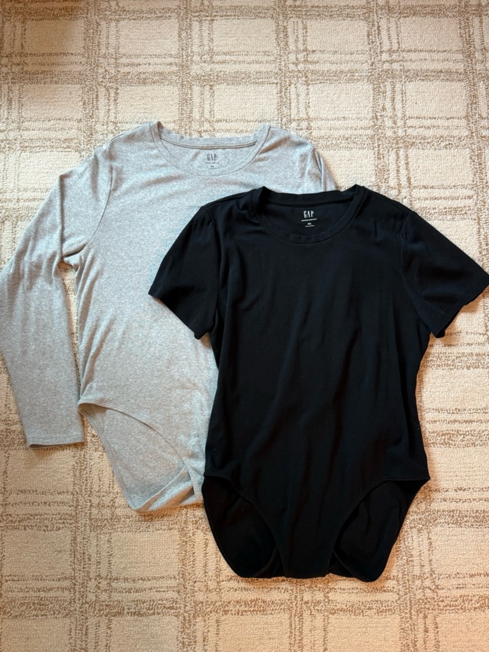BUNDLE OF 2️⃣ GAP Modern Bodysuits - Gray Long Sleeve / Black Short Sleeve - XXL